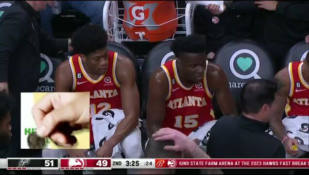 NBA常规赛：马刺vs老鹰英文原声全场回放