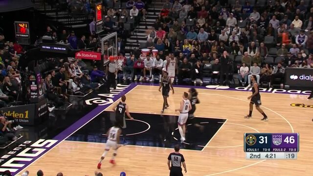 信心十足的出手 波特追身大号三分穿云箭精准制导