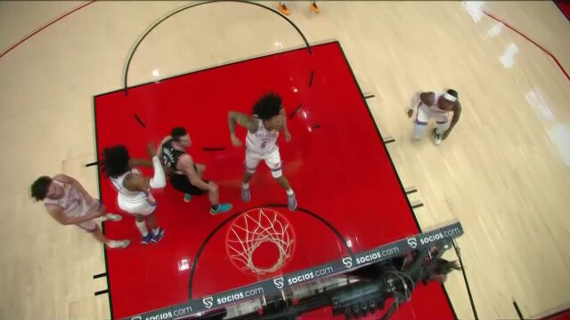 尤班克斯助飞格兰特双臂暴扣 利拉德连连线利特尔三分穿网