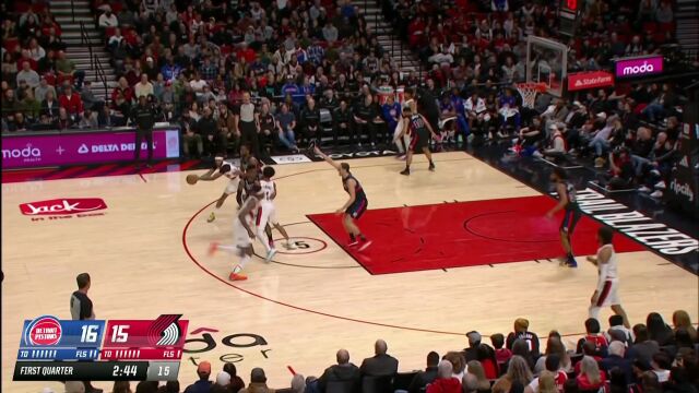 世间功夫唯快不破！迪亚洛死亡缠绕鬼手抢断滑翔暴扣