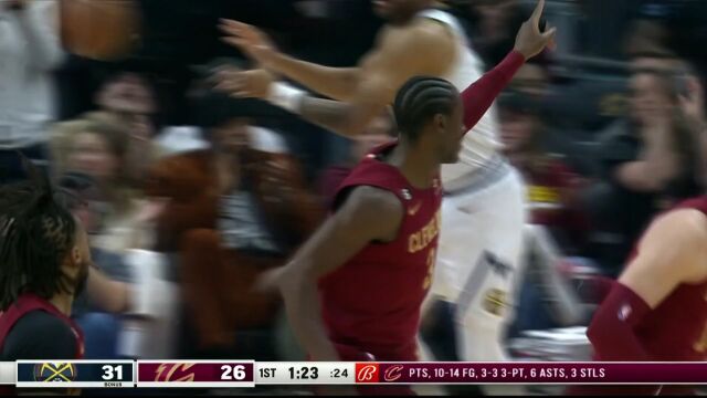 吹响反击号角！勒维尔箭步穿云加速滑翔暴扣一条龙