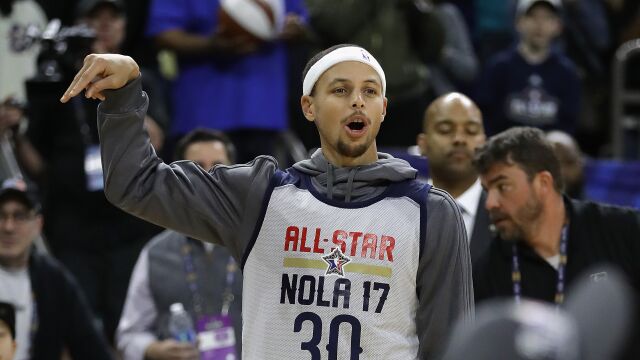 2017NBA全明星微电影 库里躺平任字母哥扣篮 小乔丹经典偷笑