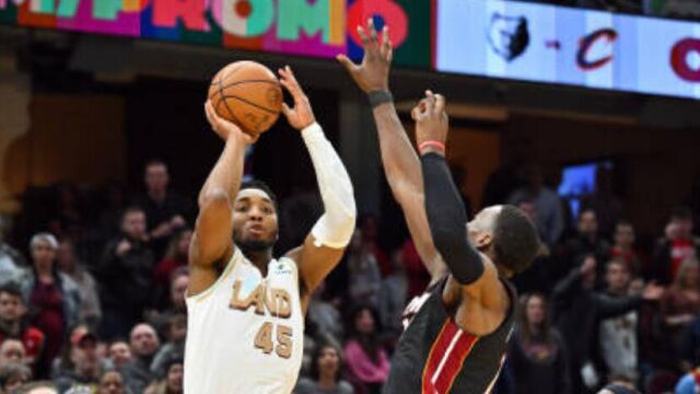米切尔vs热火集锦 17中6拿下16+9疯狂打铁
