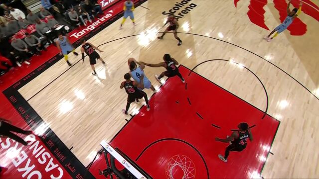 瞬间启动平步青云 莫兰特送上滑翔飞扣点燃全场