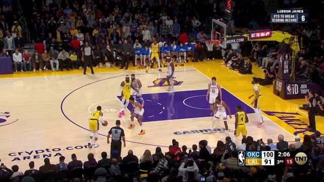 威少连线詹姆斯空接上篮 距离破纪录只差4分