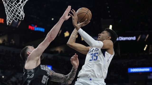 伍德vs马刺集锦 替补出场砍下全场最高28+13率队取胜