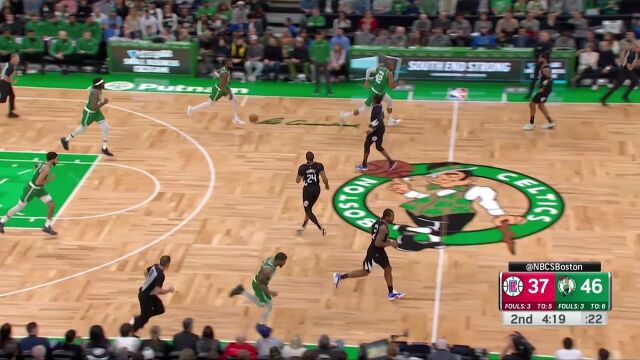 水阀一开始不可挡！布朗大步流星滑翔劈扣势大力沉