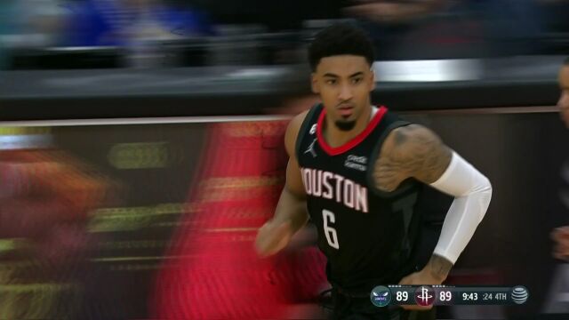 马丁底角外线接球就扔 华盛顿气定神闲还以颜色