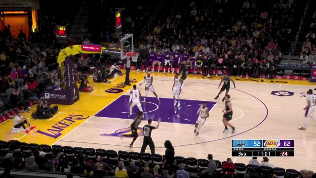 醉翁之意不在酒！班凯罗不看人回手妙传助攻卡特三分穿网