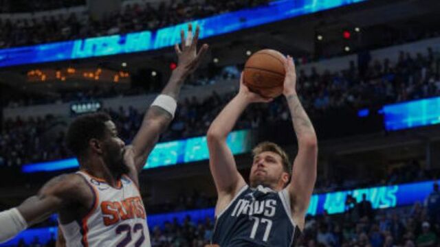 东契奇vs太阳集锦 23中8疯狂打铁依旧砍下34分