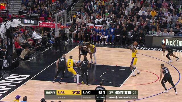 NBA常规赛：湖人vs快船第3节英文原声回放