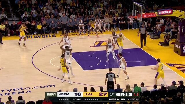 第一节就打崩了？拉塞尔与浓眉空中连线梅开二度