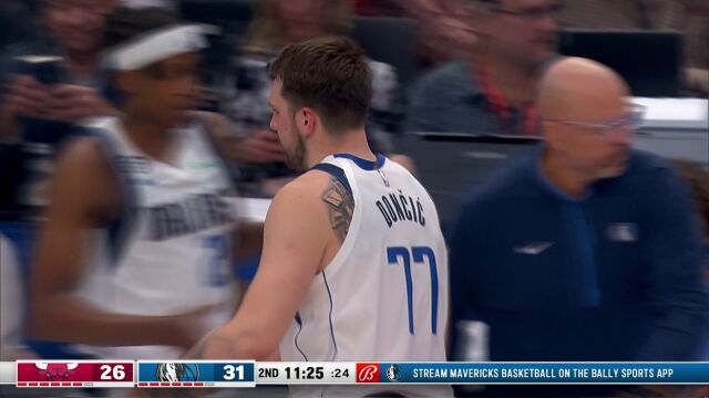 常规赛结束！东契奇第二节打进一球之后主动犯规回到场下