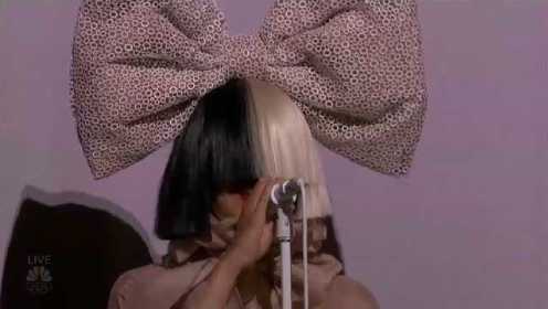 Sia最新美国之声第十季总决赛表演热单《Cheap Thrills》