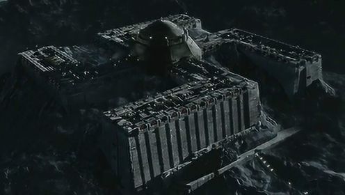 《钢铁苍穹》纳粹藏在月球背面建设基地！发展多年带大军反攻地球