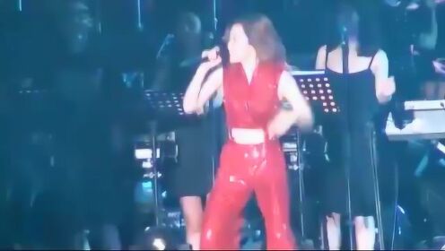 张靓颖演唱翻唱歌神经典《饿狼传说》劲爆演唱, 台上台下沸腾了 - 腾讯视频