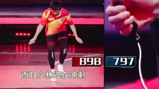 跳绳少年岑小林再战世界冠军,不到两分跳了1088下