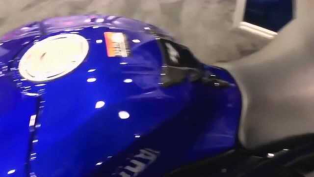 机车一族:暴力的雅马哈大排,2019款 Yamaha R1与R1M摩托车