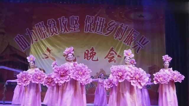 林头镇东关凤泉社区舞蹈队 家和万事兴 表演 团队版