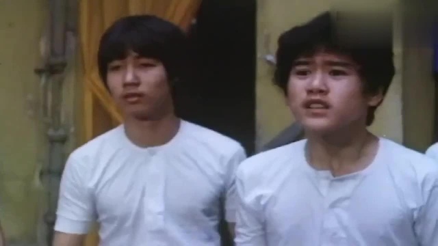 1979年梁小龙主演的武打功夫片,经典之作,看过的举个手