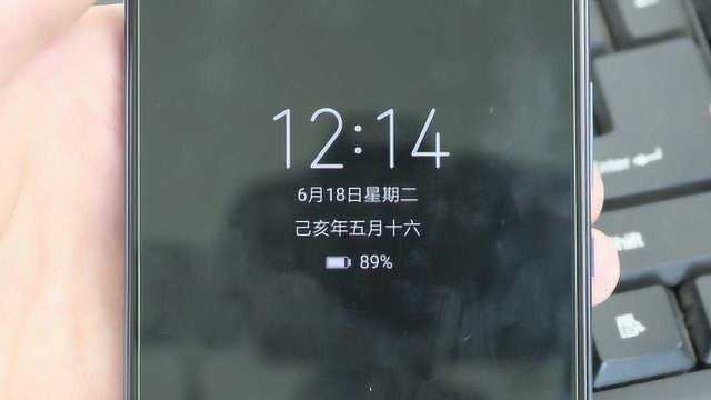 打开华为手机这个开关,手机锁屏也能显示时间,好多人还不知道!