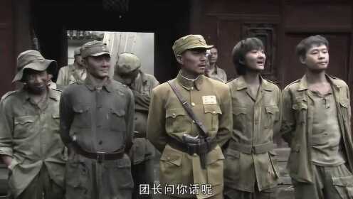 炮灰团狗仗人势，狐假虎威，一起攻击最高司令官！