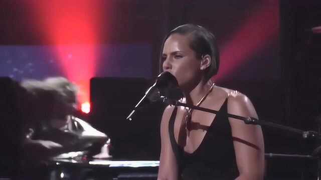 枪姐AliciaKeys《GirlOnFire》2012年伦敦现场版