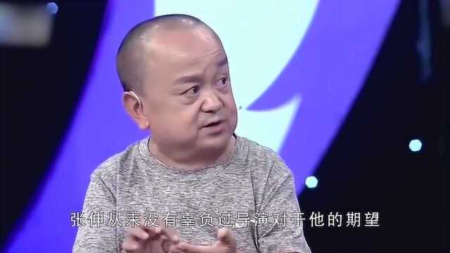 身高1.15米的张伸现状,今无戏可拍,小18岁娇妻也离开了