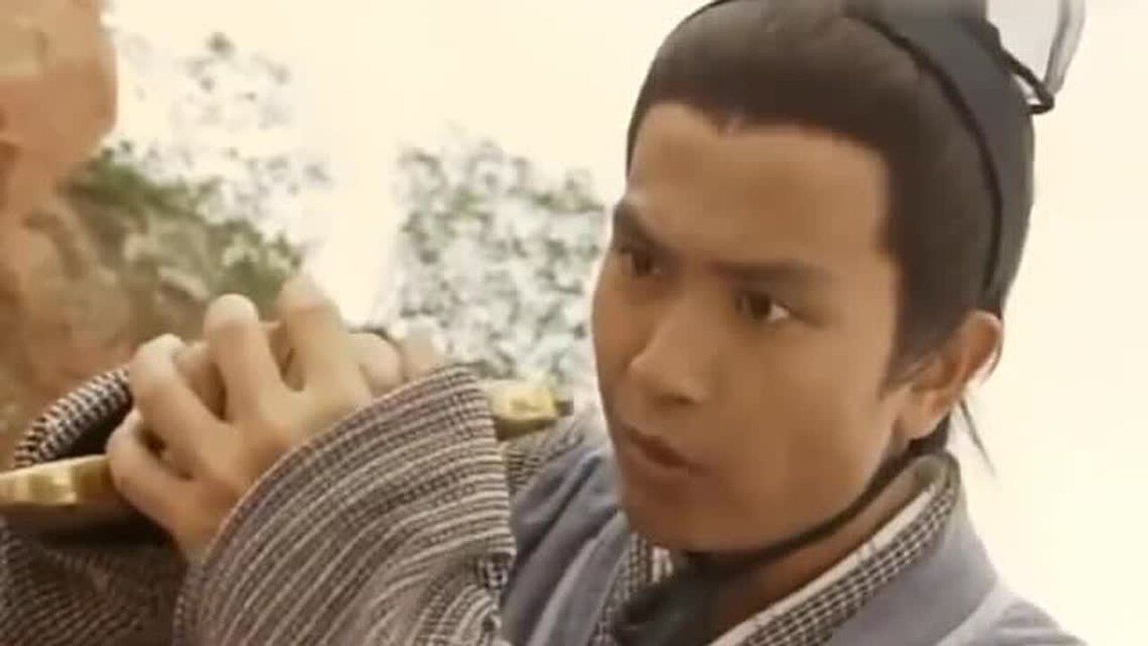 岳不群剑法咄咄逼人，林平之识破对方企图隐瞒身手