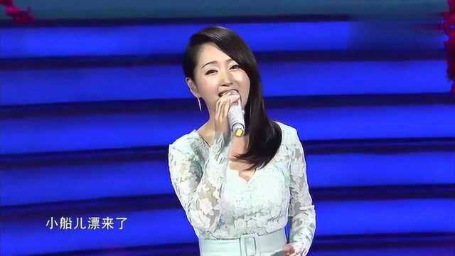 杨钰莹90年代经典歌曲《风含情水含笑》现场版