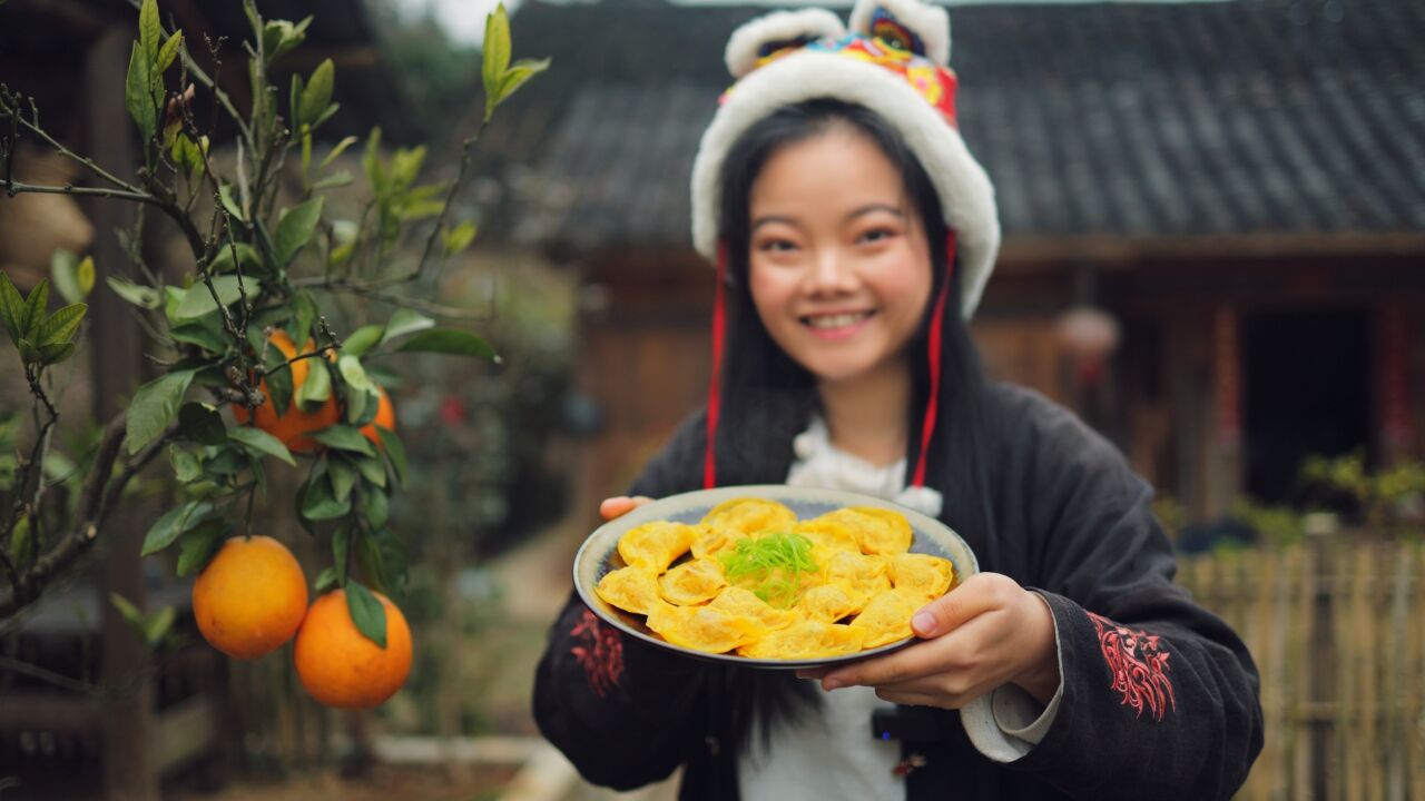 一个锅铲一勺蛋,简单两步做蛋饺,小时候的年味又回来了