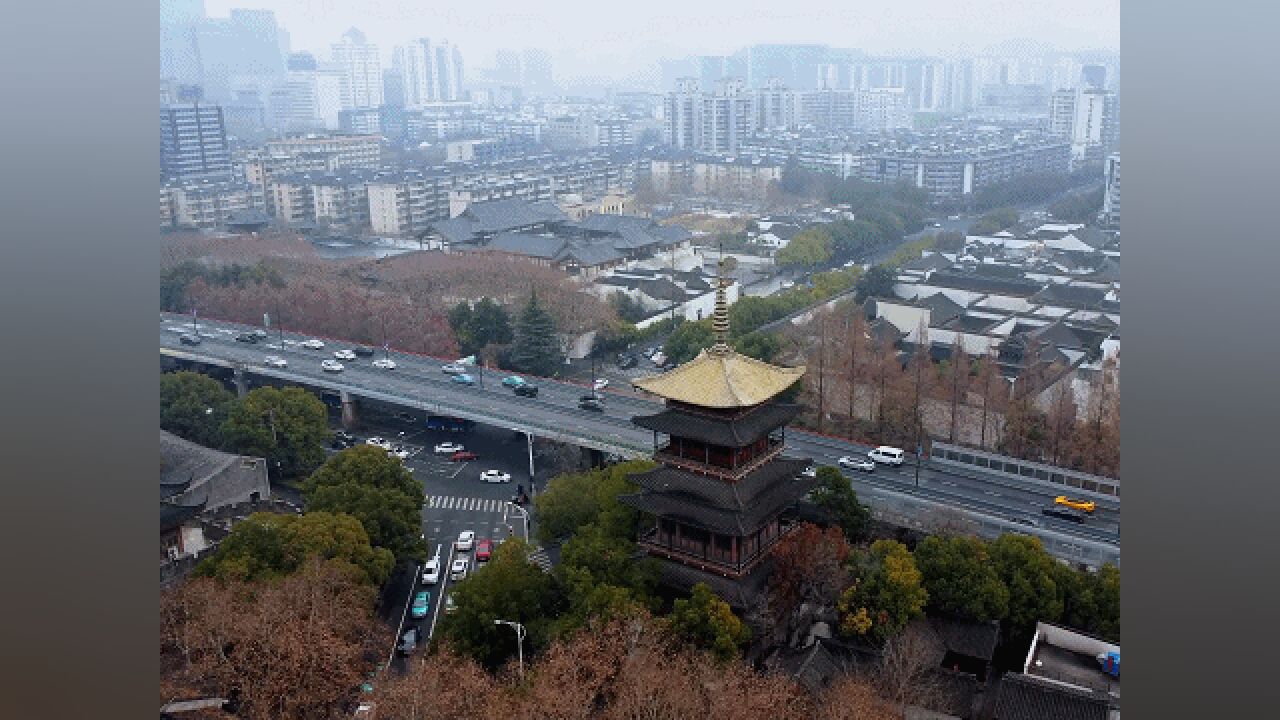 杭州下雪了!德寿宫的红墙白雪你看到了吗?