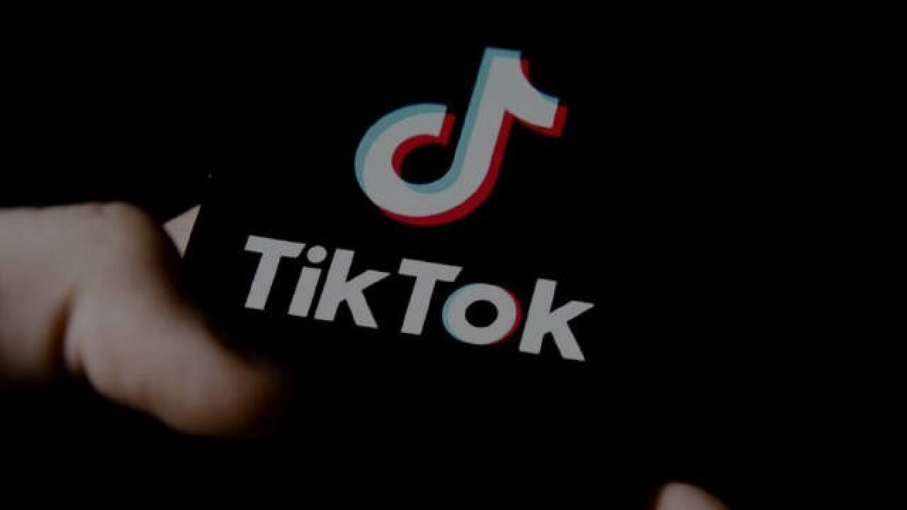 TikTok用户把美国国会电话打爆了!