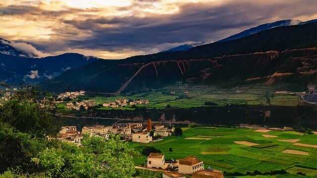 四川最大的三个县,甘孜两个,凉山一个,都是风景最干净的地方