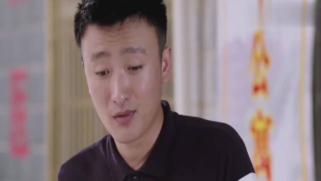 小满的故事之青涩年华:男子在背后说小伙坏话,美女见状直接回怼