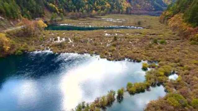 无人机航拍四川阿坝州九寨沟风景区