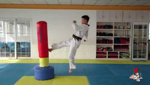 跆拳道教学：双飞腿法的练习