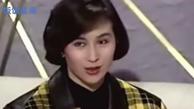 1988年何超琼珍贵画面曝光,颜值惊为天人,30岁的陈百强怎能不心动?