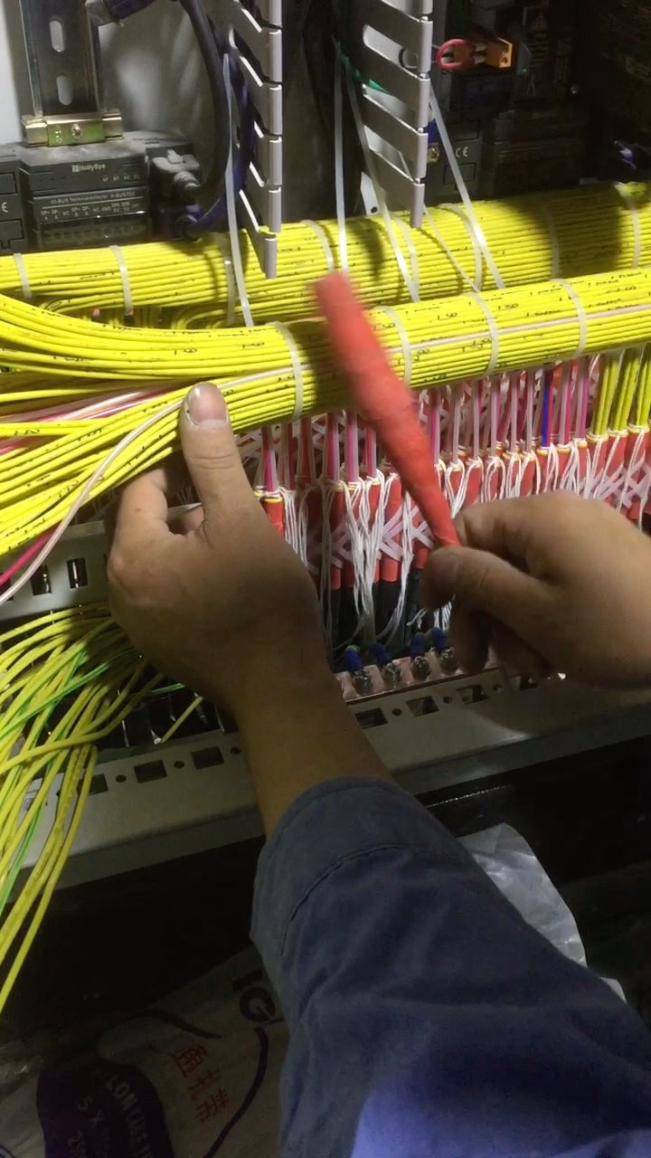 二次接线工师傅现场教学