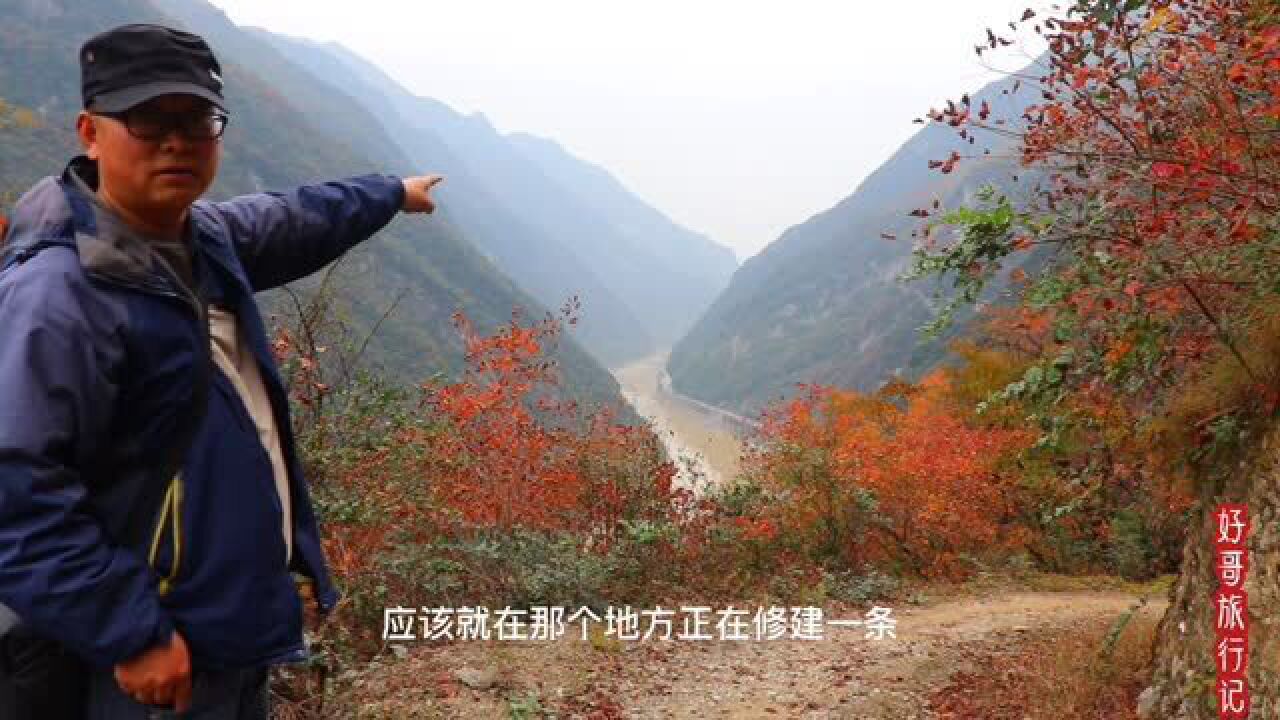 秦岭略阳岩寺山崖上,修建一条通往梅花洞的玻璃栈道,特别期待