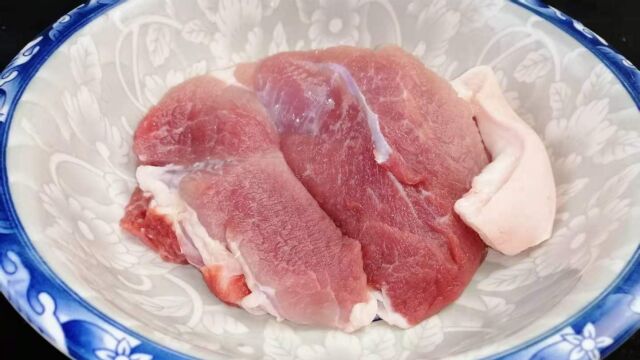 买猪肉时,一定要记住“3买 3不买”这样挑猪肉,就不会吃亏