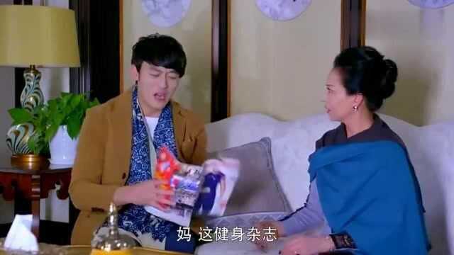 致单身男女:妈妈喜欢猛男杂志?儿子吓一跳,不料是怀疑自己