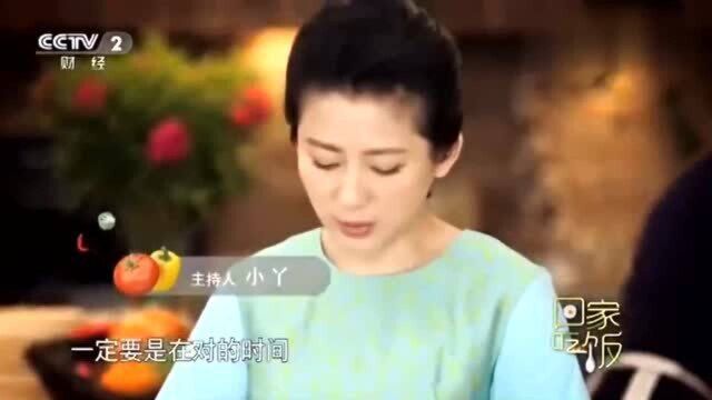 前央视一姐王小丫:曾主持开心辞典大火,如今52岁现状如何?