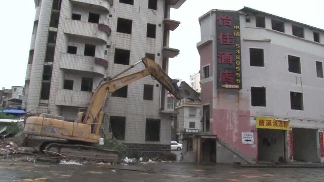 西城街道开展山海路项目保护性施工行动