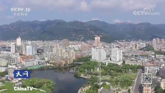 回顾:民警接到银行报案,称有账户交易异常,调查发现和网上赌博有关