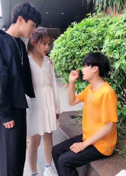 女生带男友回家见哥哥，男友竟对哥哥动手，接下来的一幕让人意外