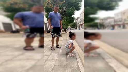 【腾讯视频】 这老爸太坏了，小女孩以为自己尿尿了，居然这种表情