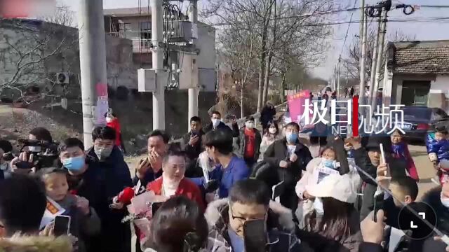 【视频】被拐33年的陆源在陕西渭南老家认亲成功,与母亲相拥而泣