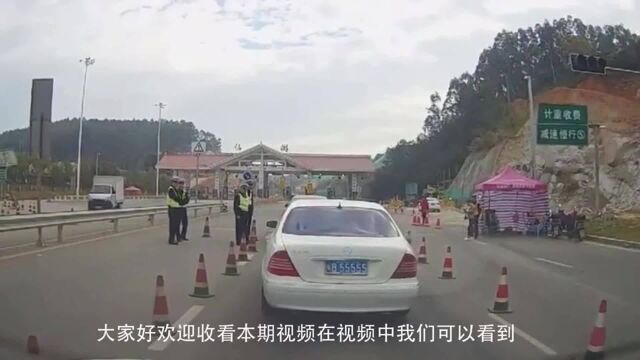 这车牌号也太罕见了吧,车上不是大佬就是土豪,真是大开眼界