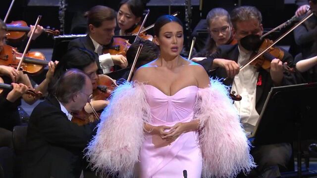 【特别推荐】俄罗斯女高音Aida Garifullina演唱咏叹调《圣洁女神》,如清风拂面,纯洁自然